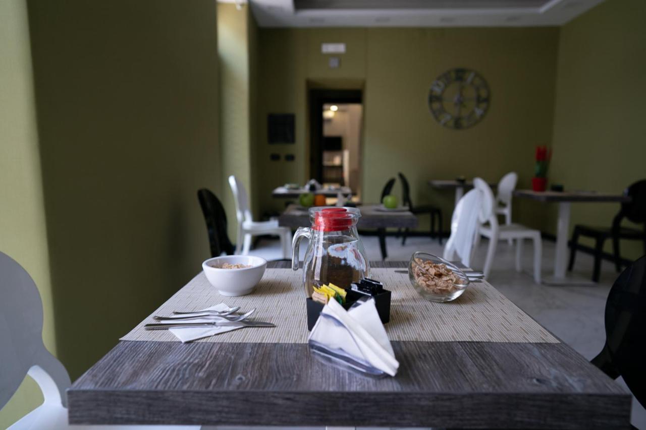 Sweet Central Hotel Caserta Luaran gambar