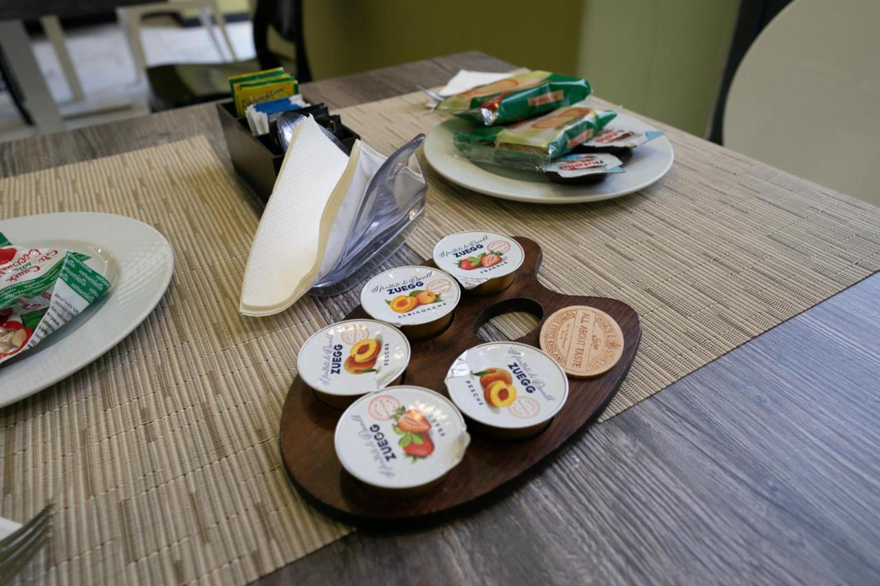 Sweet Central Hotel Caserta Luaran gambar